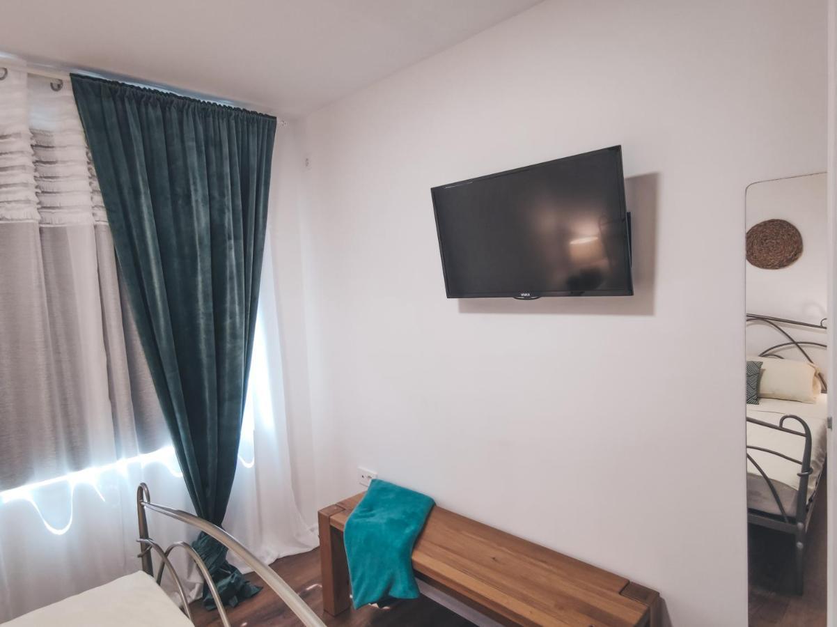 Velika Villa-Apartments Bognar מראה חיצוני תמונה