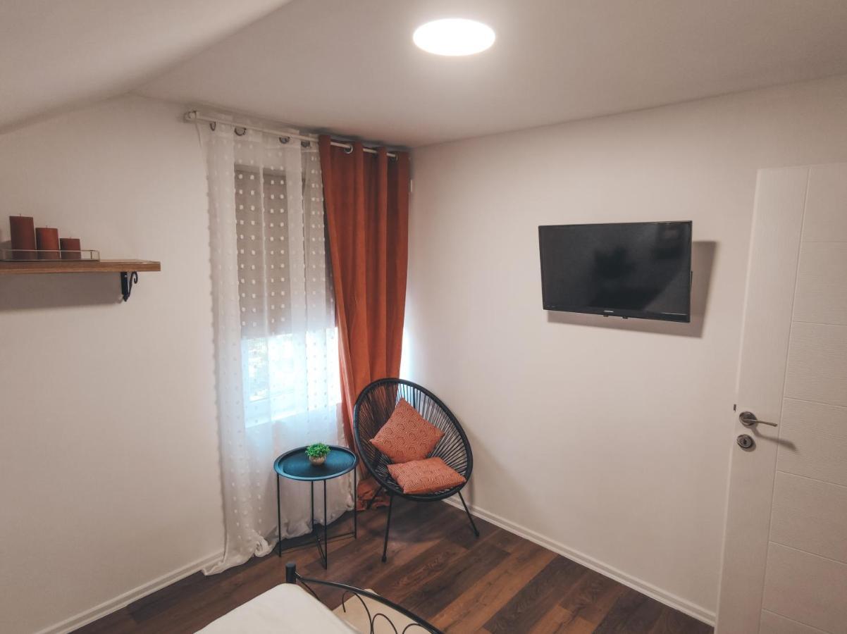 Velika Villa-Apartments Bognar מראה חיצוני תמונה