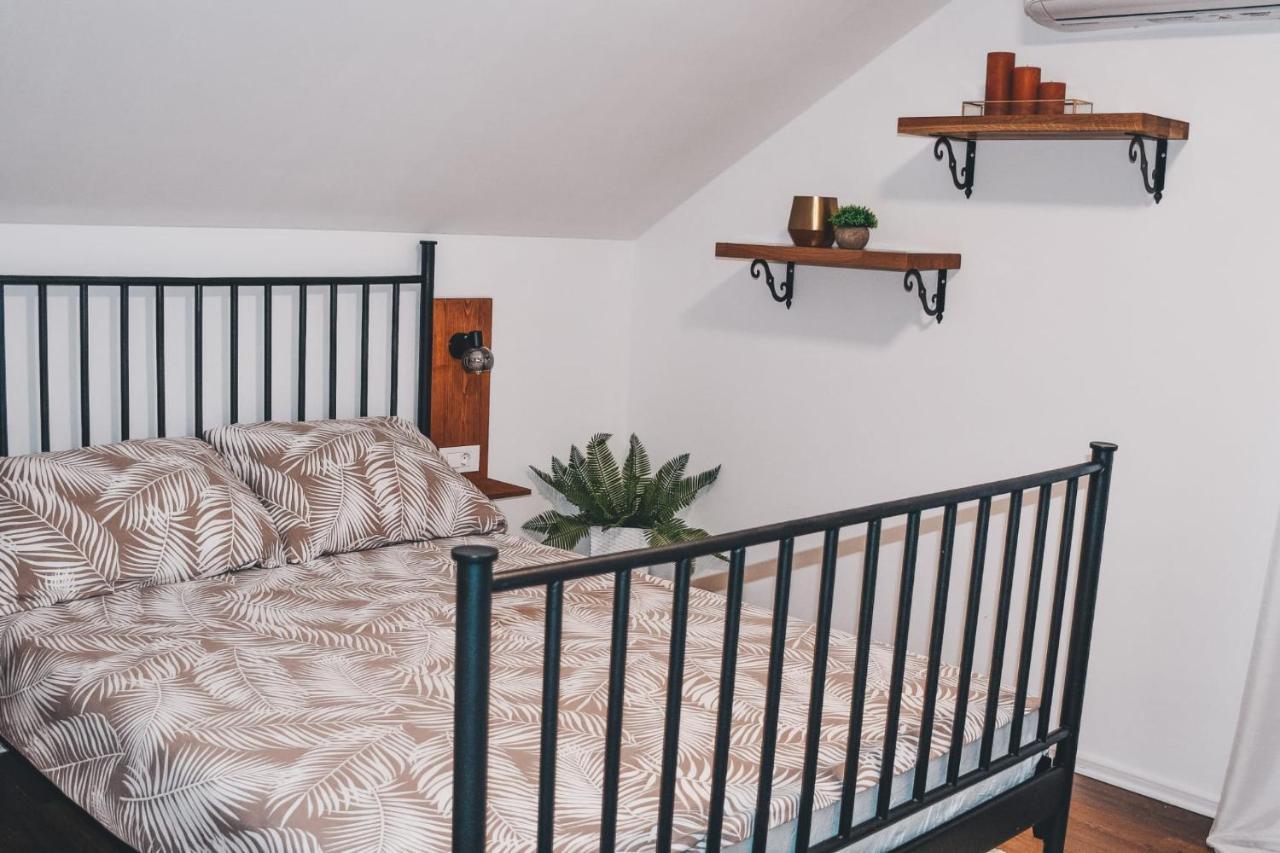 Velika Villa-Apartments Bognar מראה חיצוני תמונה